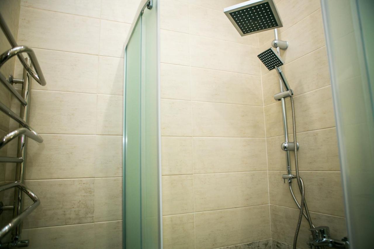 Appartement Luxury Flat In Downtown à Lviv Extérieur photo
