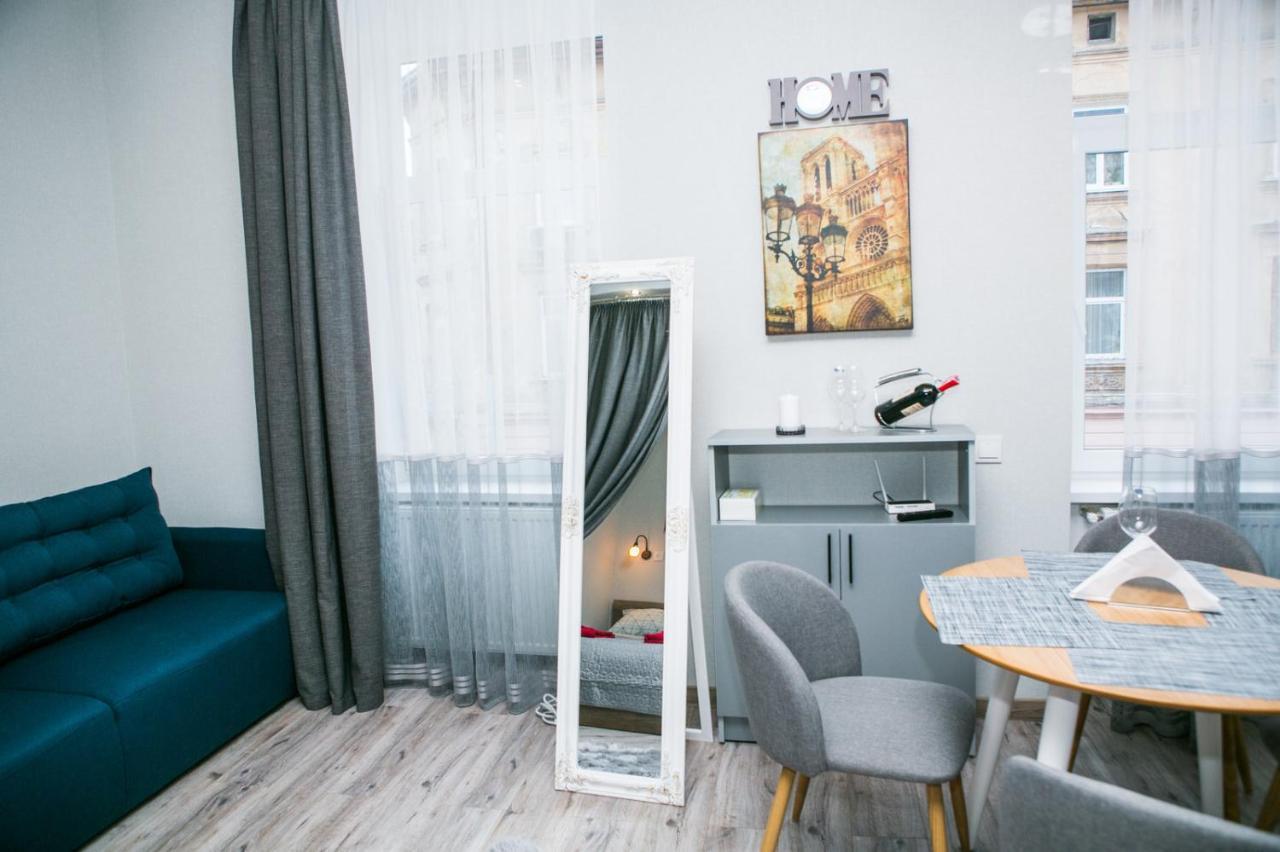 Appartement Luxury Flat In Downtown à Lviv Extérieur photo