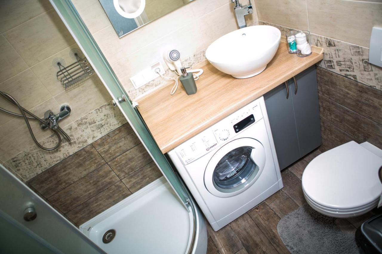 Appartement Luxury Flat In Downtown à Lviv Extérieur photo