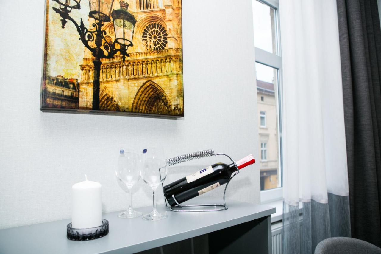 Appartement Luxury Flat In Downtown à Lviv Extérieur photo